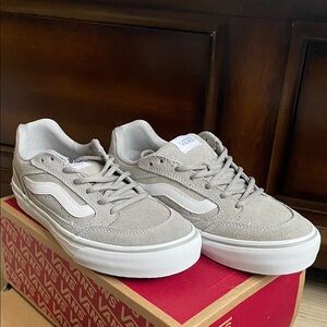 New in Box Vans Fairview Deluxe W Women's Light Gray and White Sneakers
